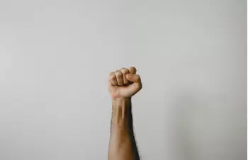 UV NAIL GEL : WHY IT’S THE MOST DURABLE NAIL POLISH