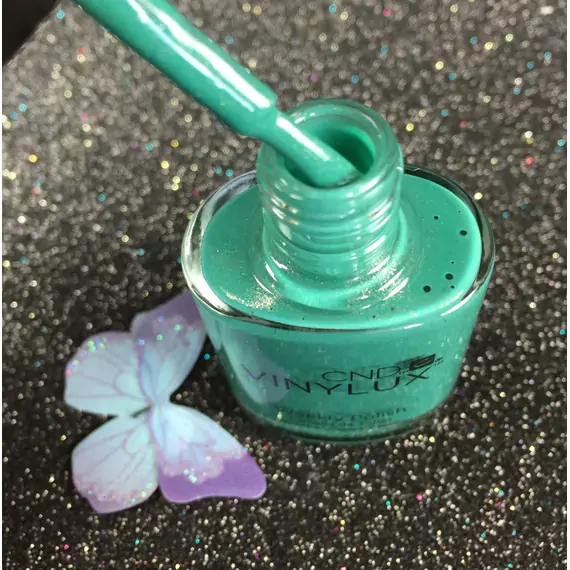 CND VINYLUX ART BASIL #210 WEEKLY POLISH