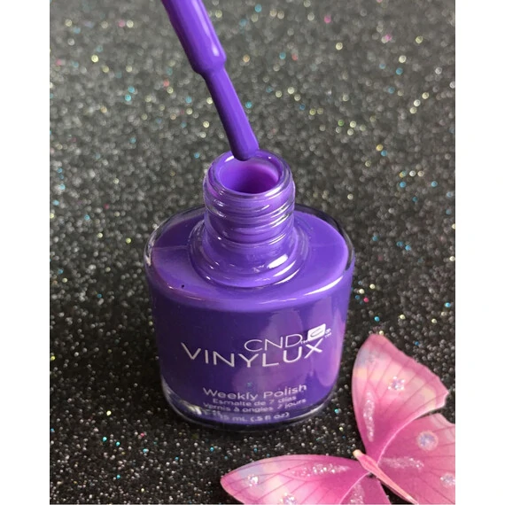 CND VINYLUX VIDEO VIOLET #236 WEEKLY POLISH