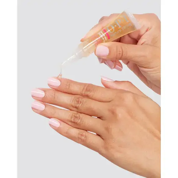 OPI NATURE STRONG HANDS & FEET GOOD AS GOLD CUTICLE SERUM - 7 ML OPI NATURE STRONG HANDS & FEET GOOD AS GOLD CUTICLE SERUM - 7 ML